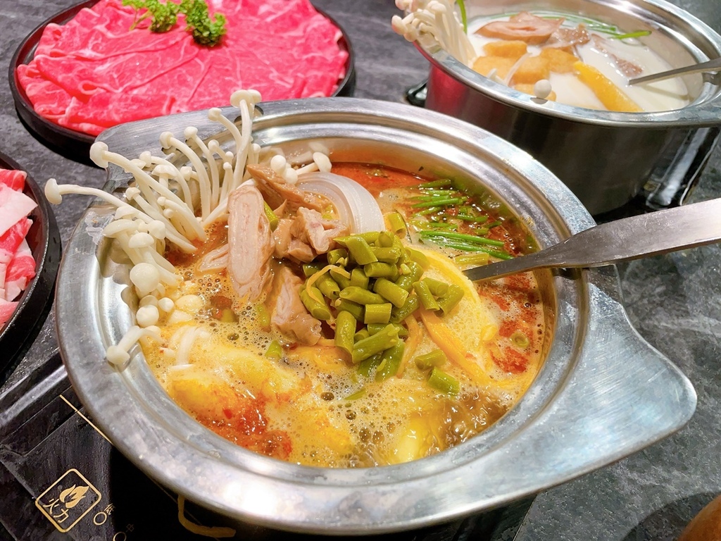 [美食] 龍府小鍋 放感情 內湖重慶酸辣鍋天花板 愛吃辣