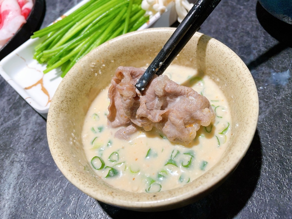 [美食] 龍府小鍋 放感情 內湖重慶酸辣鍋天花板 愛吃辣