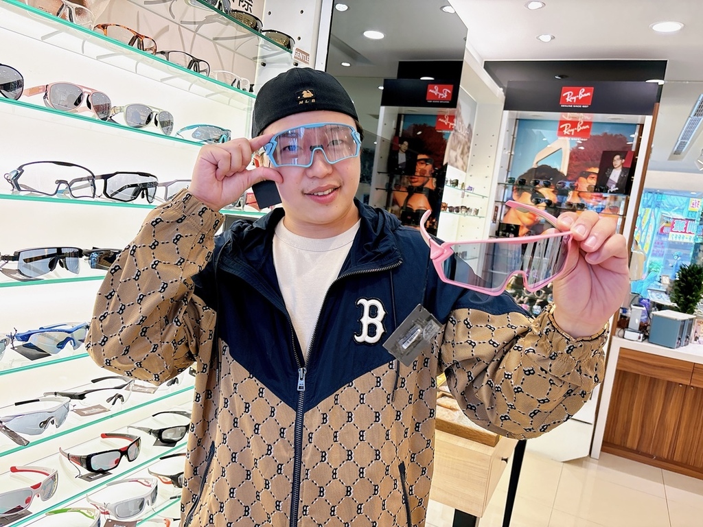 [生活] 新時代眼鏡風格店 720 Armour X A