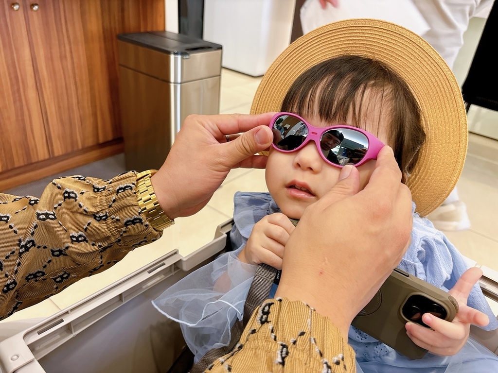 [生活] 新時代眼鏡風格店 720 Armour X A