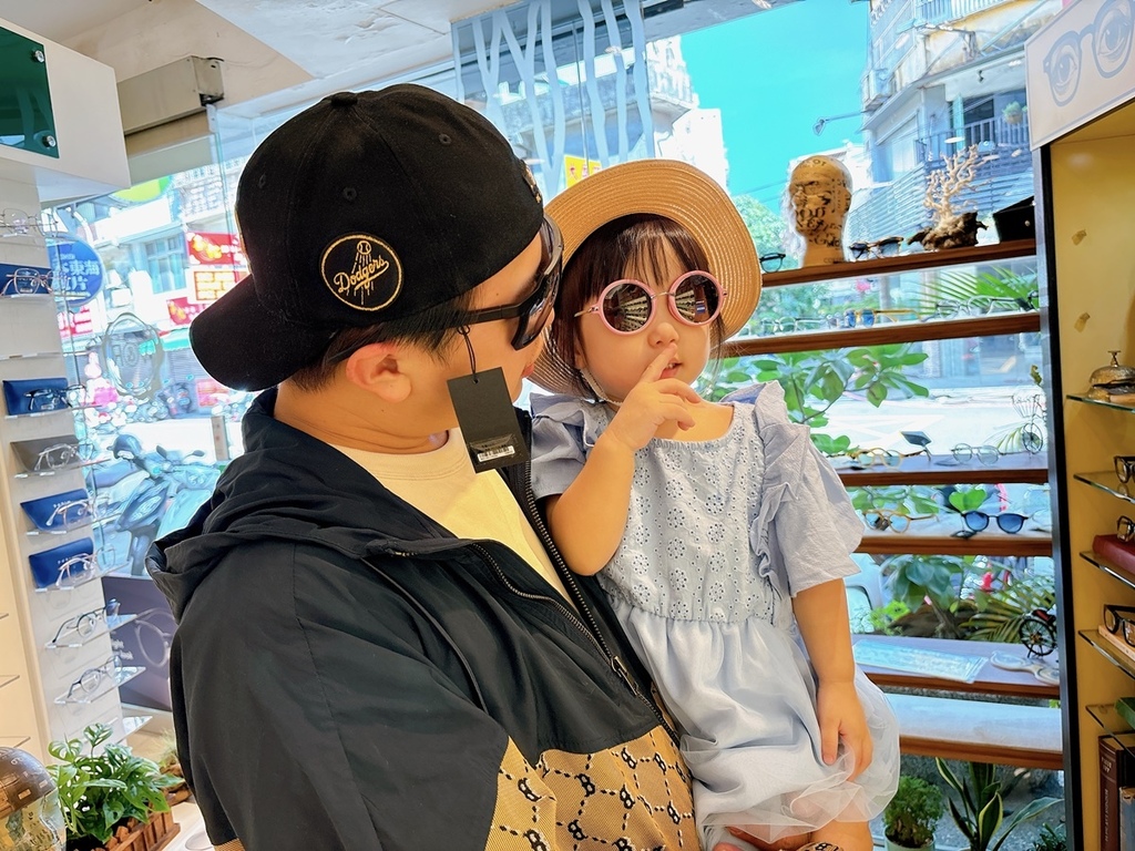 [生活] 新時代眼鏡風格店 720 Armour X A