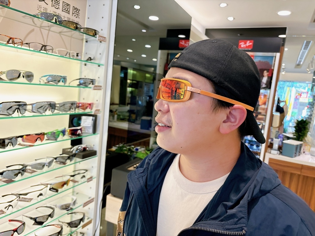 [生活] 新時代眼鏡風格店 720 Armour X A