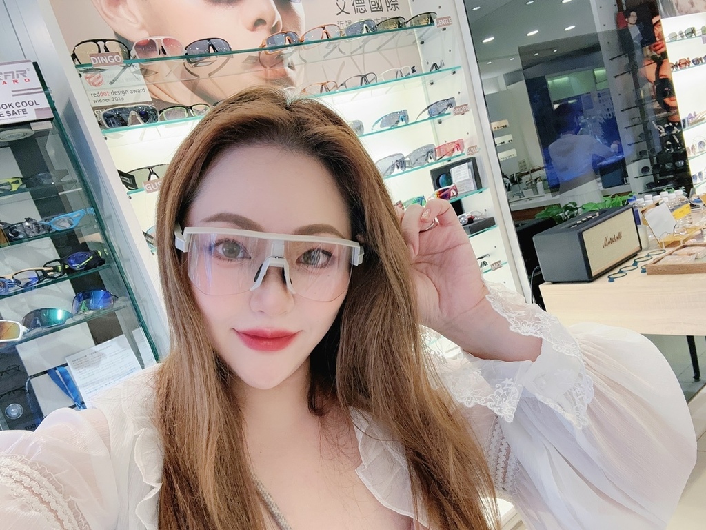 [生活] 新時代眼鏡風格店 720 Armour X A