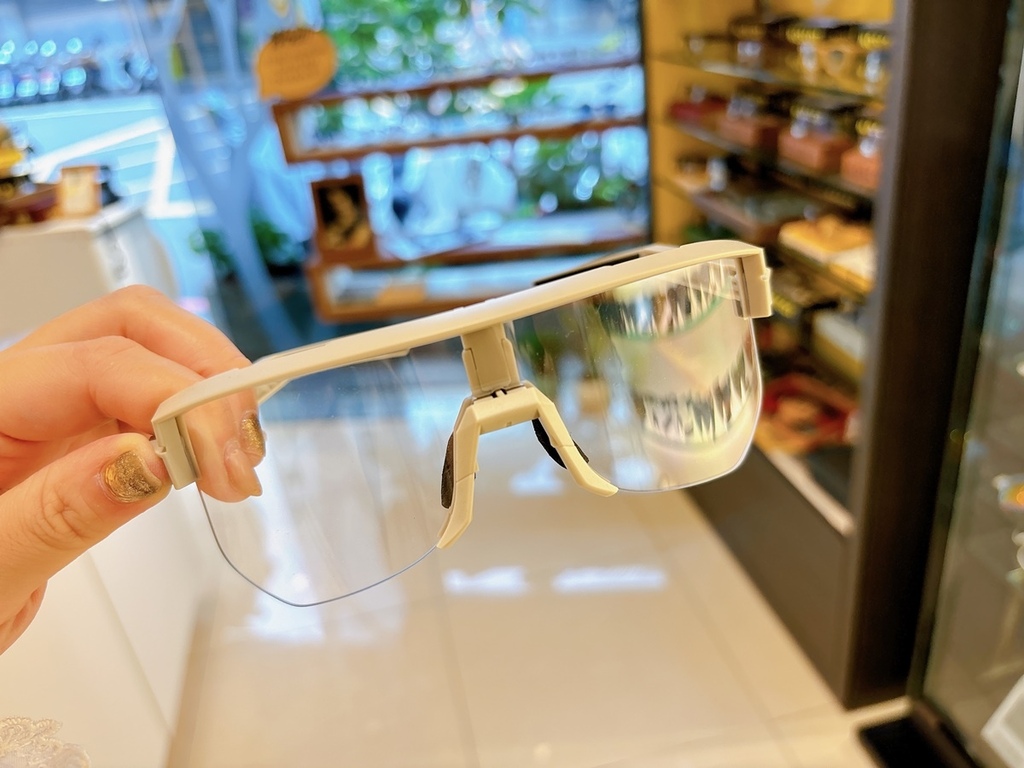 [生活] 新時代眼鏡風格店 720 Armour X A