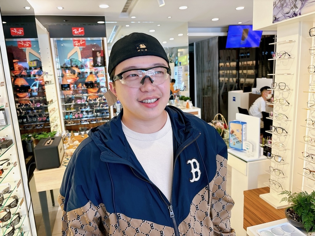 [生活] 新時代眼鏡風格店 720 Armour X A