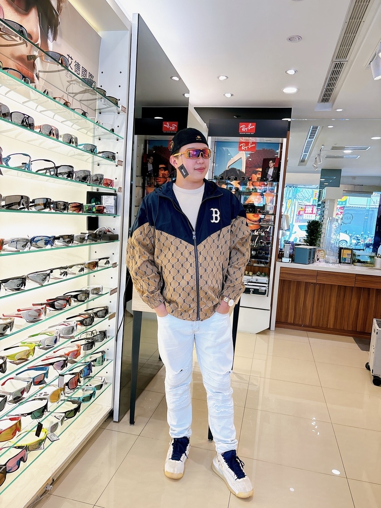 [生活] 新時代眼鏡風格店 720 Armour X A