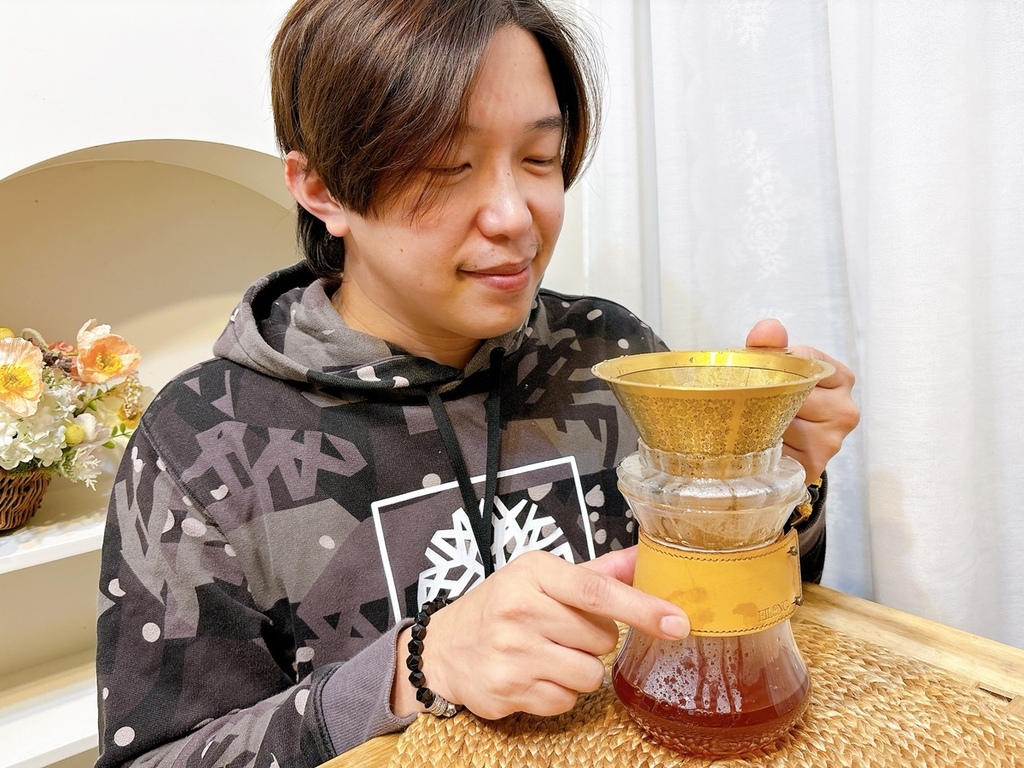 [開箱] 宜龍EILONG 日初咖啡禮盒 醇萃手沖壺組 