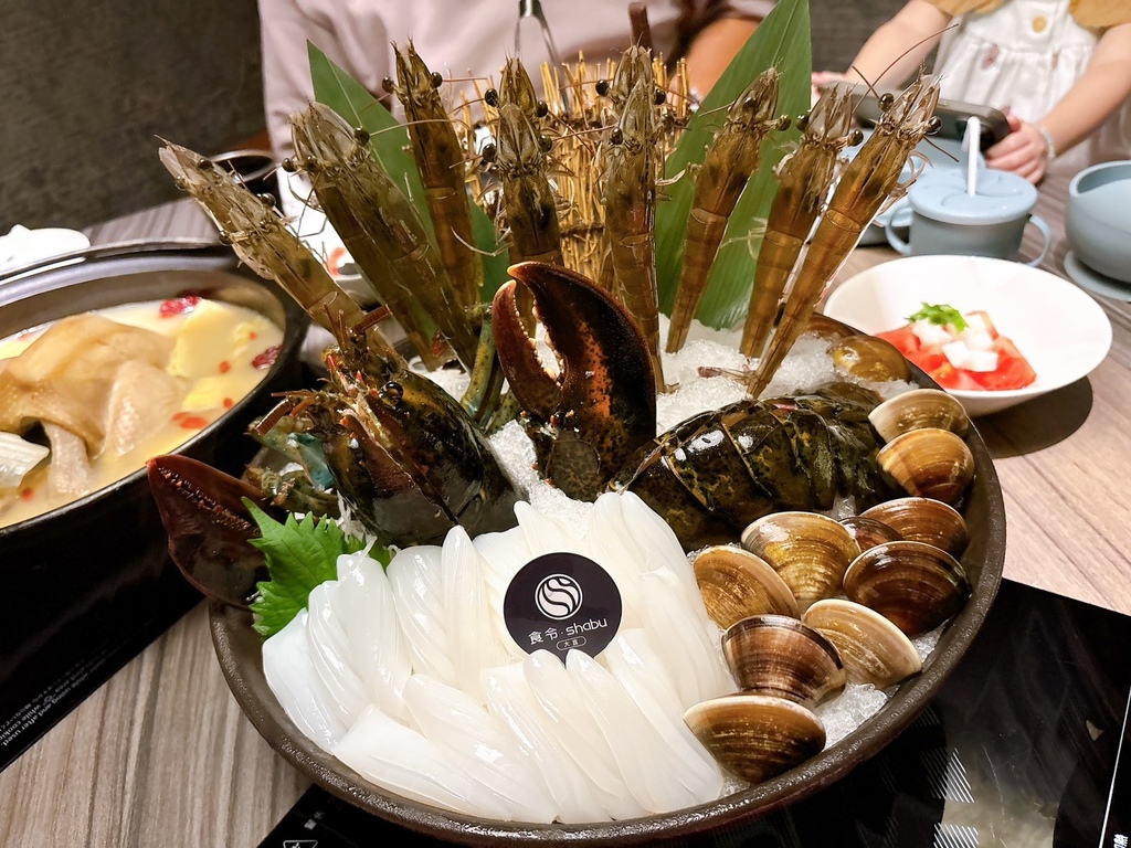 [美食] 食令shabu 大直 黃金花膠雞鍋霸氣登場 整