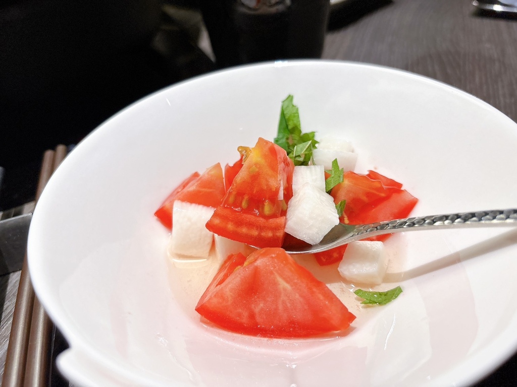 [美食] 食令shabu 大直 黃金花膠雞鍋霸氣登場 整