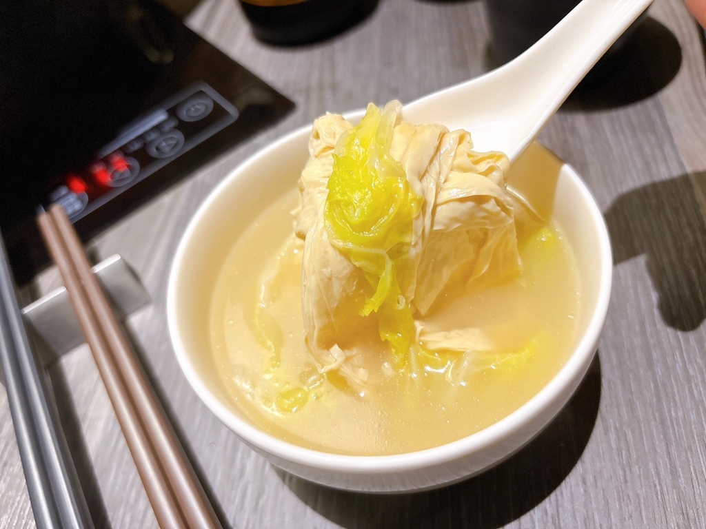[美食] 食令shabu 大直 黃金花膠雞鍋霸氣登場 整