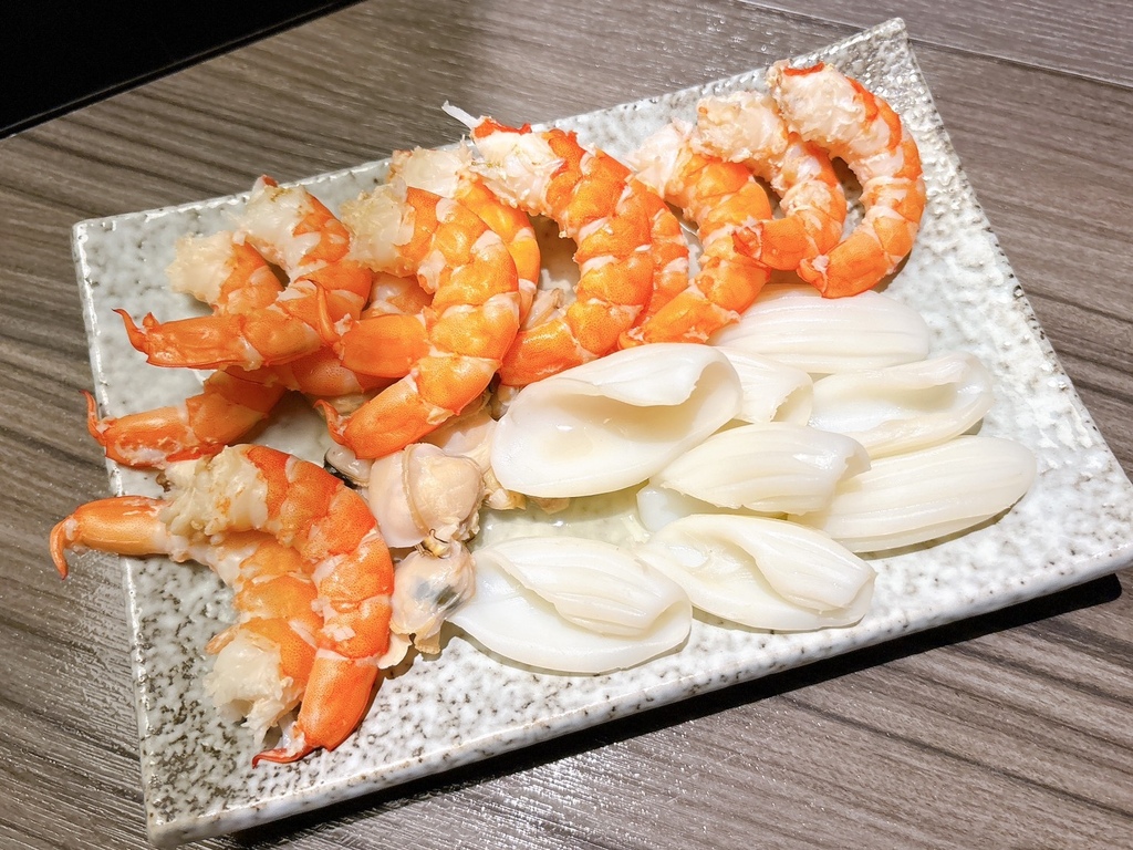 [美食] 食令shabu 大直 黃金花膠雞鍋霸氣登場 整