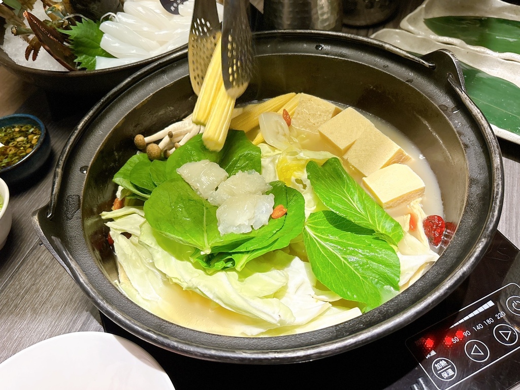 [美食] 食令shabu 大直 黃金花膠雞鍋霸氣登場 整
