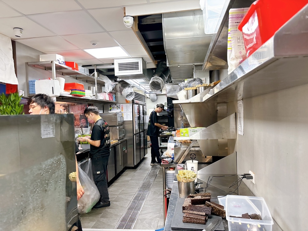 [美食] 柒息地串燒居酒屋 在中和開旗艦店啦 香氣濃到隔