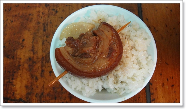 還有傳說中超好吃的彰化控肉飯。