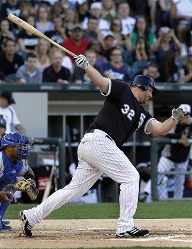 Adam Dunn (AP PhotoJohn Smierciak).jpg