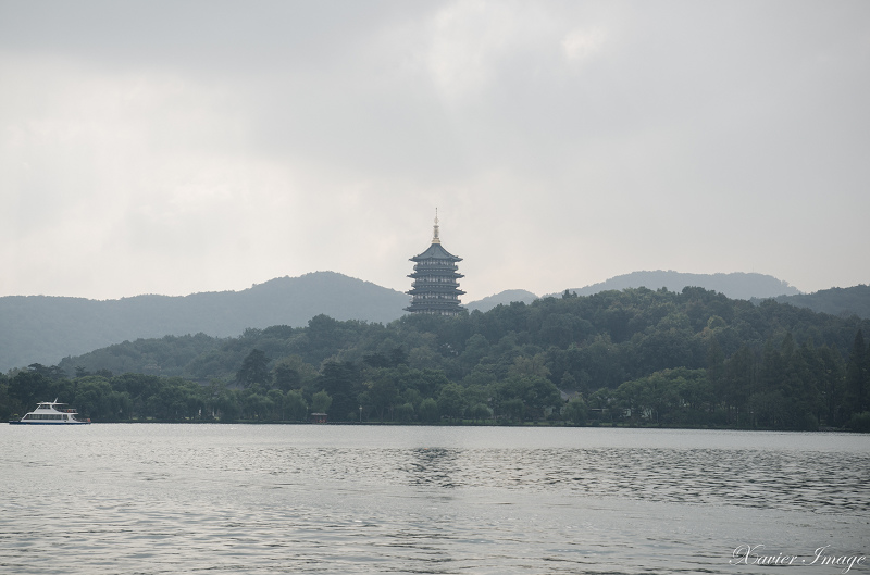 杭州西湖三潭印月_雷峰塔