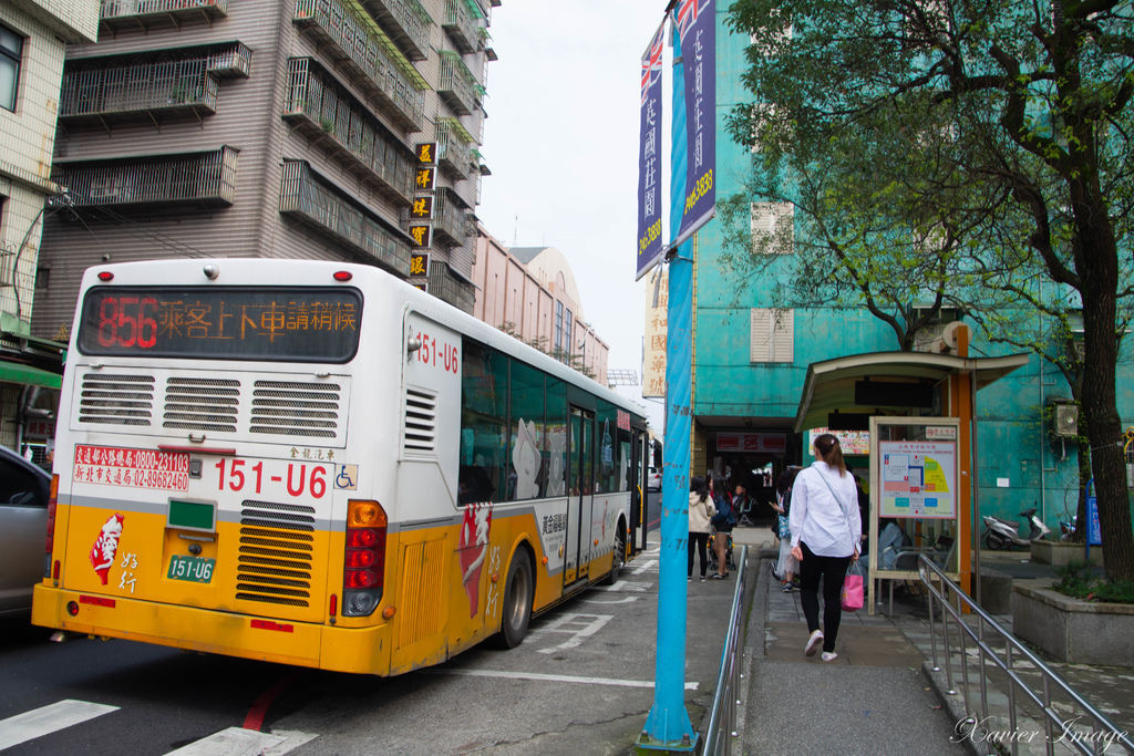 瑞芳火車站_往九份公車站牌