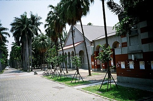中興大學維也納森林與小禮堂.jpg
