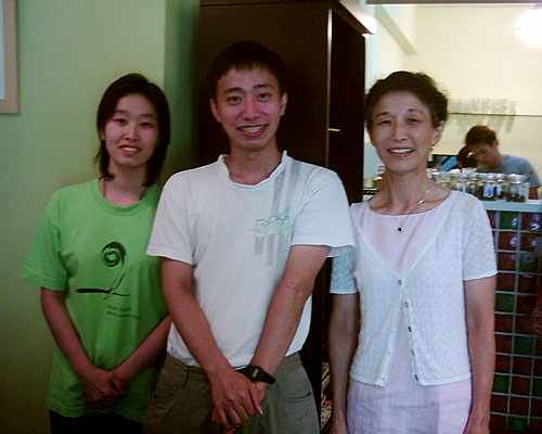 5th學姊-8th小蟑螂-與老師的合照.jpg