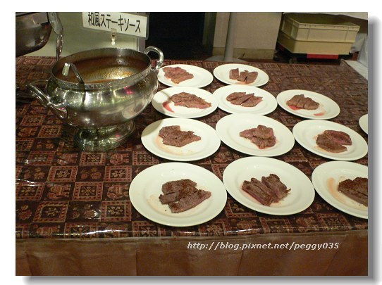 白樺湖池之平旅館的自助式晚餐~飛驒牛肉超嫩的.jpg