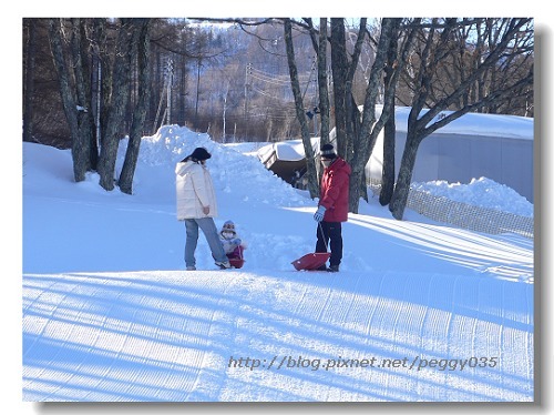 用雪盆滑雪~準備滑行囉.jpg