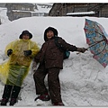 合掌村~一定要躺在雪上的啦4.jpg