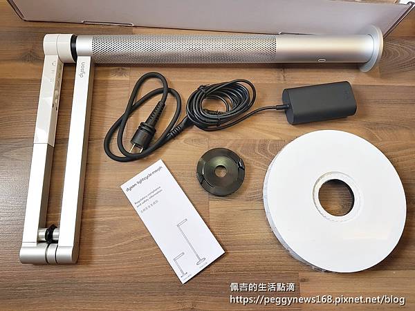 Dyson Lightcycle Morph™智慧檯燈4.jpg