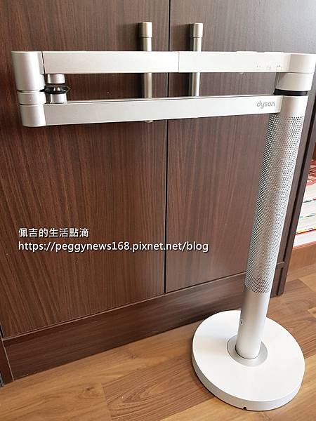 Dyson Lightcycle Morph™智慧檯燈5.jpg