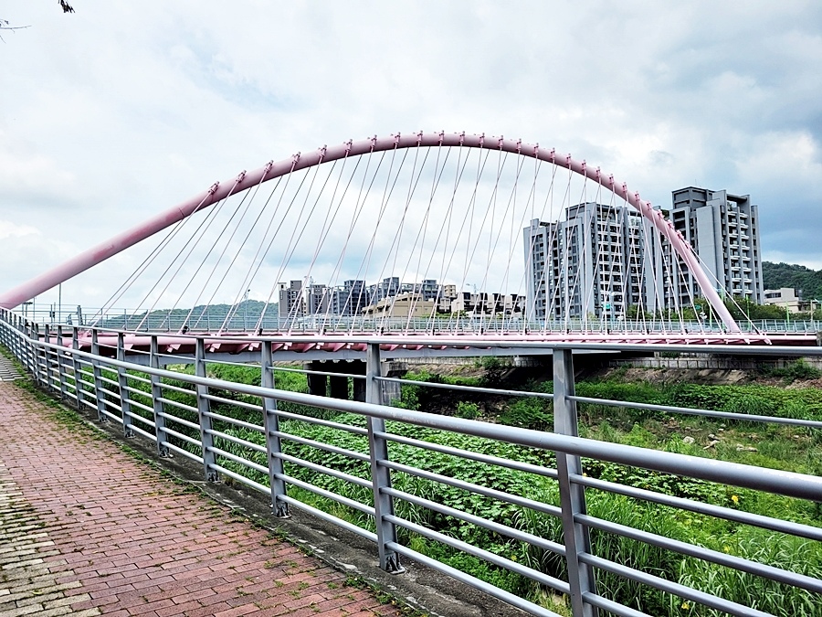 馬卡龍公園、大坑情人橋、小草食堂、沙發馬鈴薯.輕旅行.大坑景點推薦