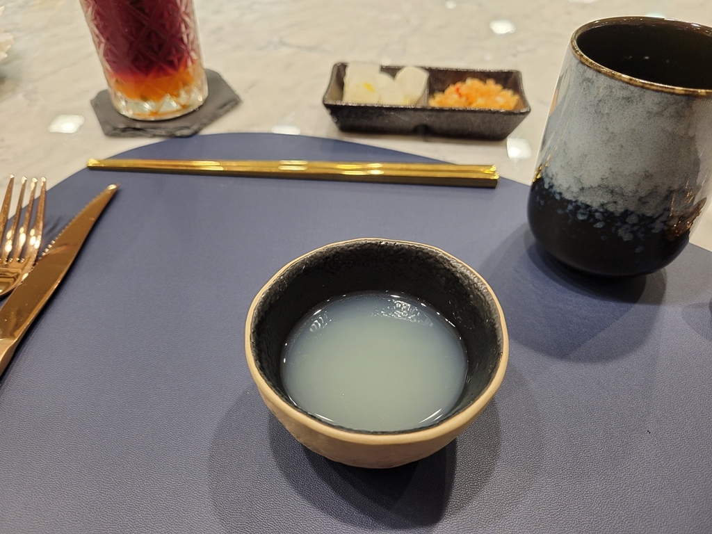 【美食】台灣連續兩年最難訂位的無菜單鐵板燒冠軍名店，Goog