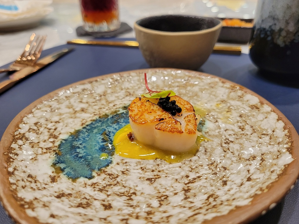 【美食】台灣連續兩年最難訂位的無菜單鐵板燒冠軍名店，Goog