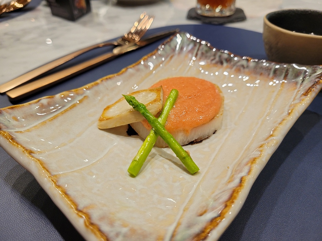 【美食】台灣連續兩年最難訂位的無菜單鐵板燒冠軍名店，Goog
