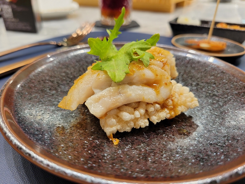 【美食】台灣連續兩年最難訂位的無菜單鐵板燒冠軍名店，Goog