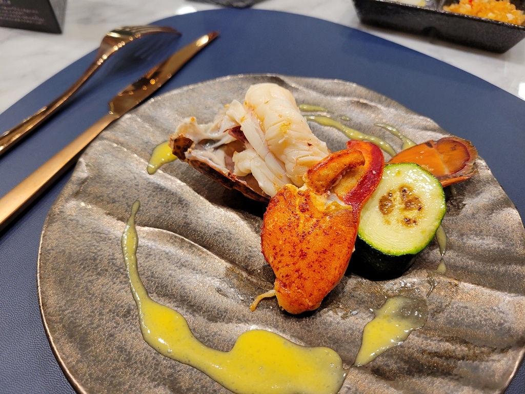【美食】台灣連續兩年最難訂位的無菜單鐵板燒冠軍名店，Goog