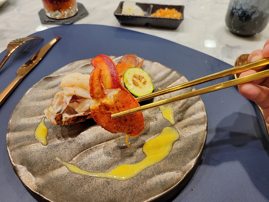 【美食】台灣連續兩年最難訂位的無菜單鐵板燒冠軍名店，Goog