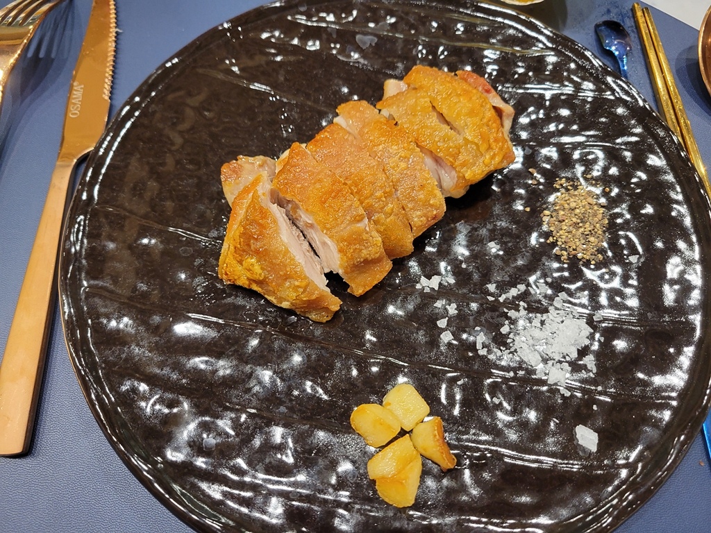 【美食】台灣連續兩年最難訂位的無菜單鐵板燒冠軍名店，Goog