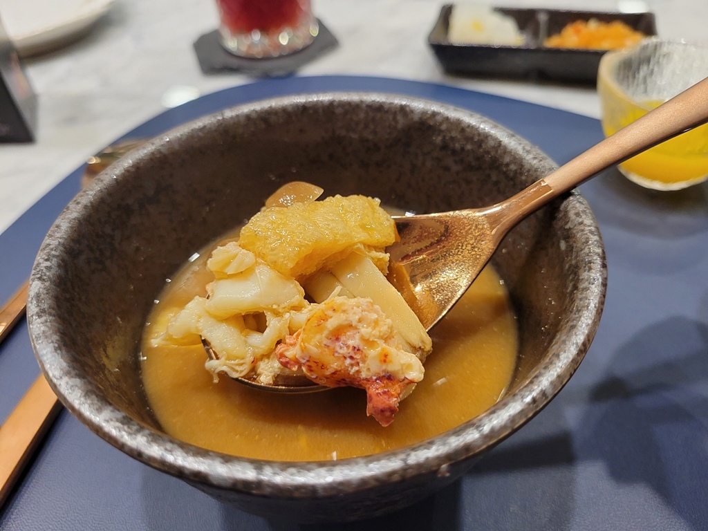 【美食】台灣連續兩年最難訂位的無菜單鐵板燒冠軍名店，Goog