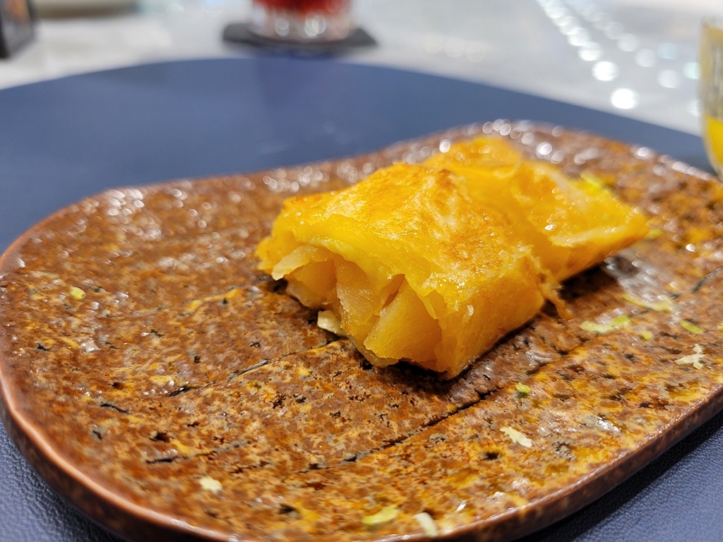 【美食】台灣連續兩年最難訂位的無菜單鐵板燒冠軍名店，Goog