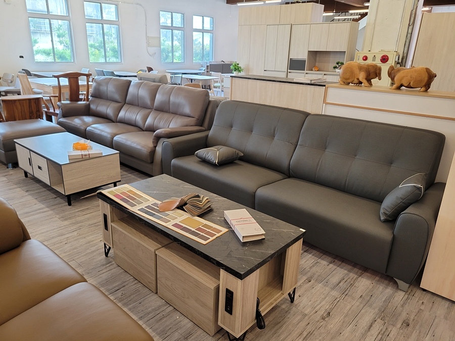 【家具】想找一間有超大展示空間的家具店嗎?  就在《少少家具