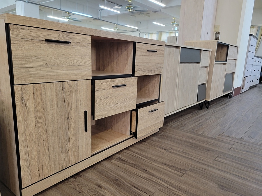 【家具】想找一間有超大展示空間的家具店嗎?  就在《少少家具