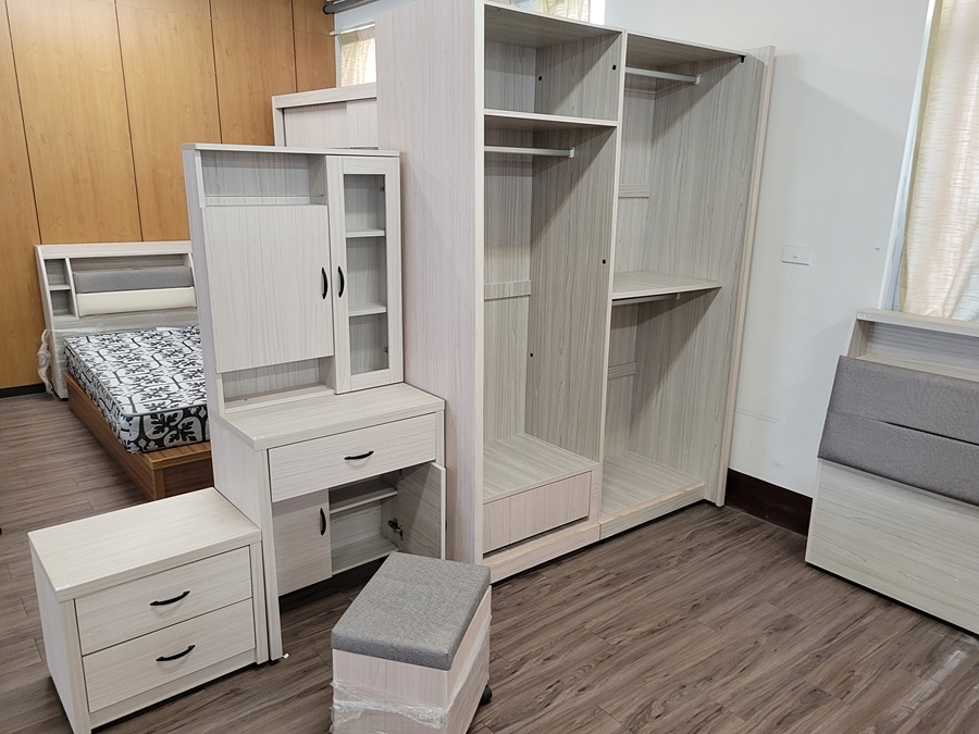 【家具】想找一間有超大展示空間的家具店嗎?  就在《少少家具