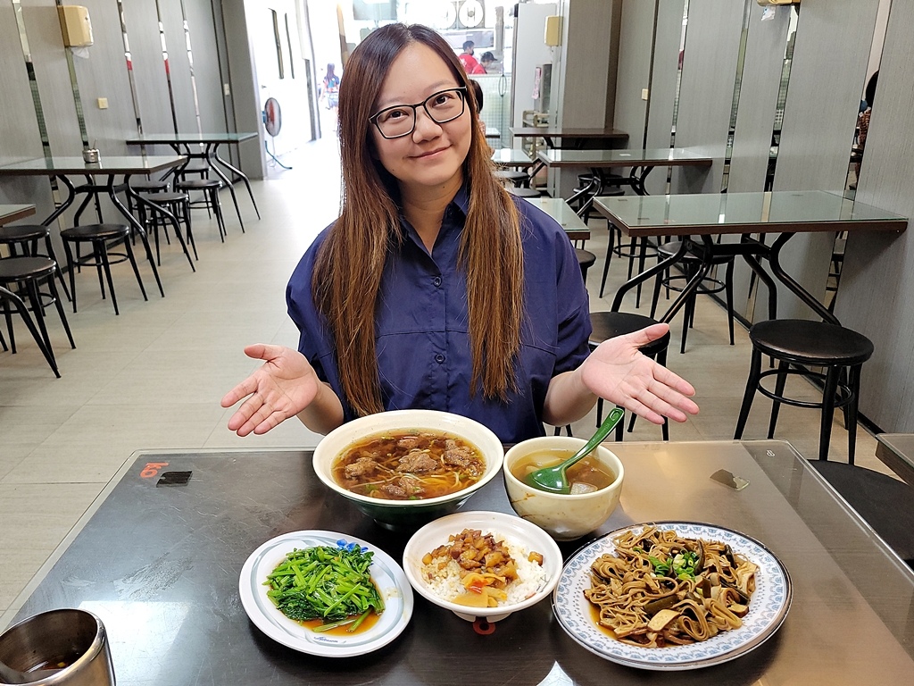 【美食】大甲鎮瀾宮周邊人氣美食推薦：特食豐原排骨酥麵，每一口