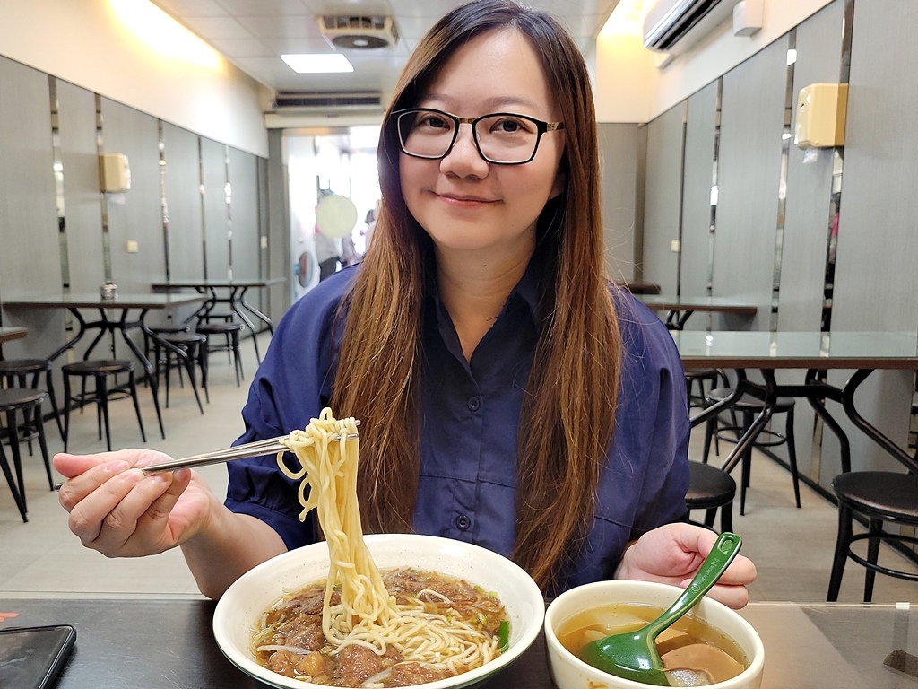 【美食】大甲鎮瀾宮周邊人氣美食推薦：特食豐原排骨酥麵，每一口
