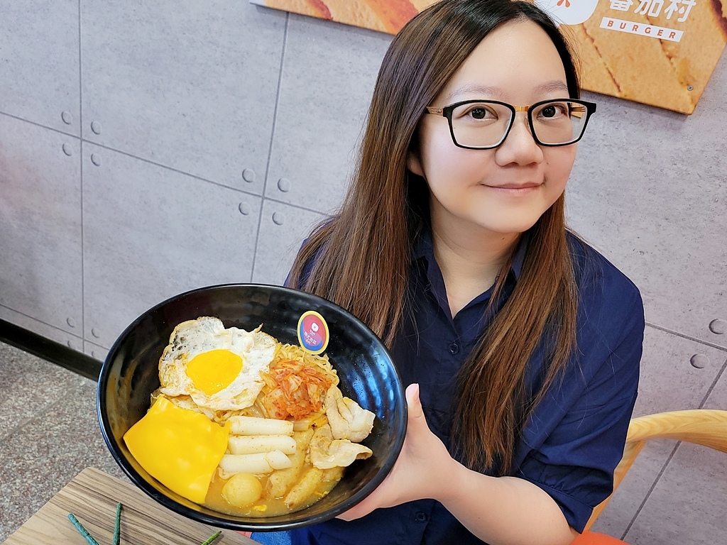 【美食】韓味來襲！蕃茄村泡菜系列閃亮登場｜炒泡麵、蛋餅、部隊
