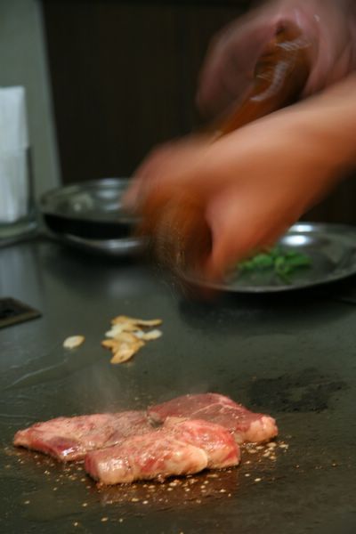 Tor Road Steak Aoyama -- 灑黑椒