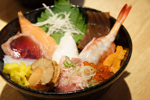 若狭家 -- 荒磯丼