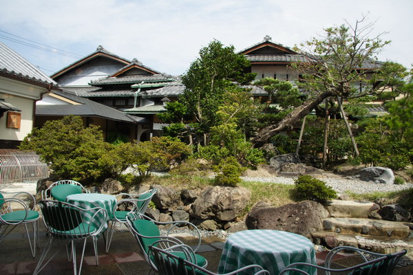 Inoda's Coffee -- 窗外的庭園