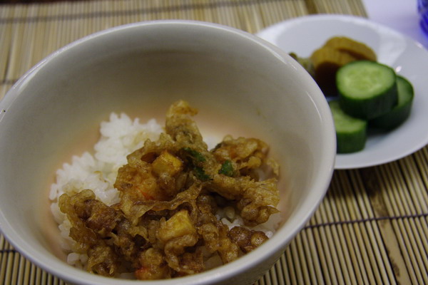 八坂園堂 -- 天丼 &amp; 漬物