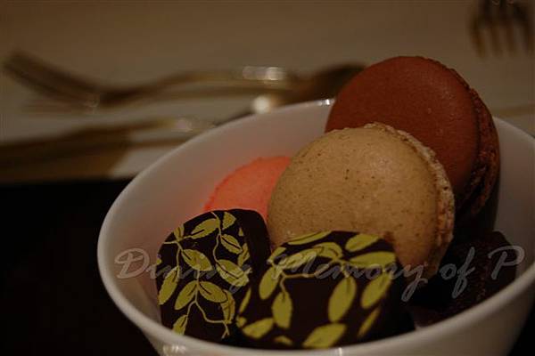 麗嘉酒店咖啡廳 -- 巧克力 & 法式小圓餅