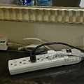 普悠瑪商務旅館 -- ADSL 插孔 & 六插延長線
